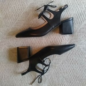 Fascinating black Silithus heels